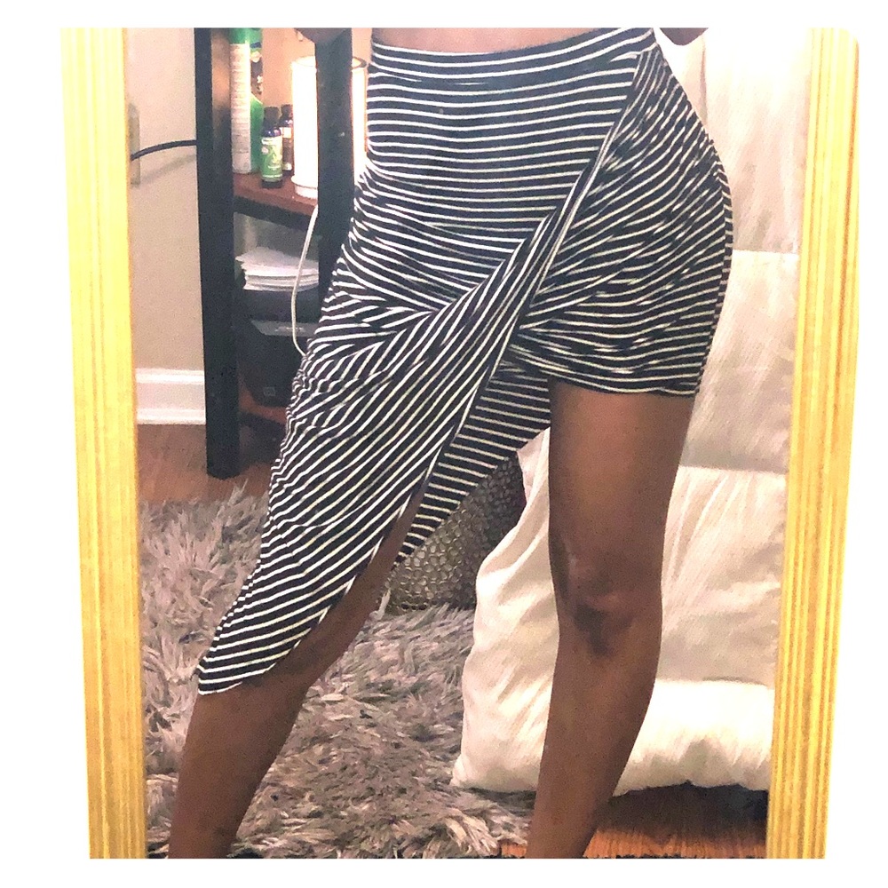 Black & white asymmetrical skirt